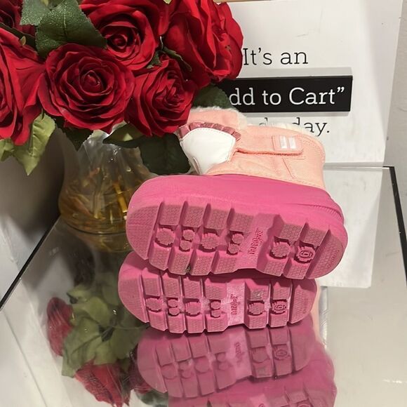 TODDLER GIRL CAT & JACK BOOTS - Picture 5 of 6